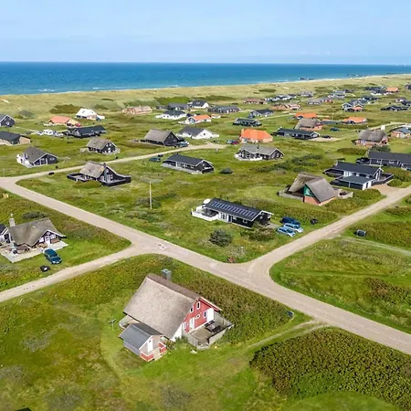 Iines - 200m From The Sea By Interhome *