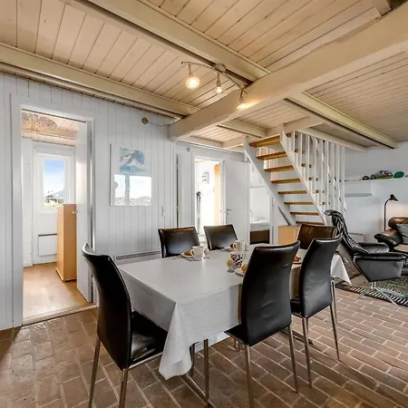 Iines - 200m From The Sea By Interhome